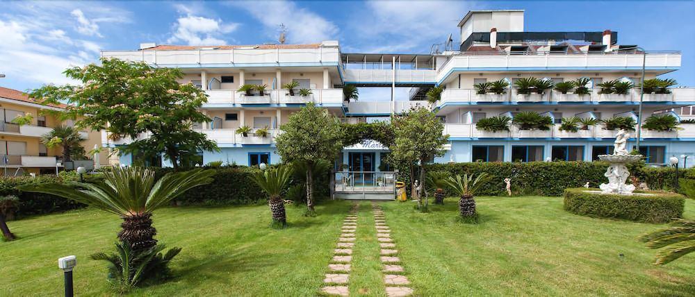 Hotel Marina Розето дели Абруци Екстериор снимка