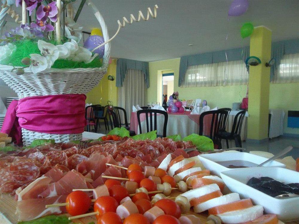 Hotel Marina Розето дели Абруци Екстериор снимка
