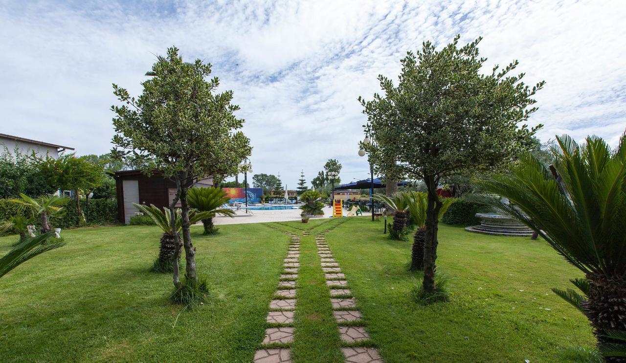 Hotel Marina Розето дели Абруци Екстериор снимка