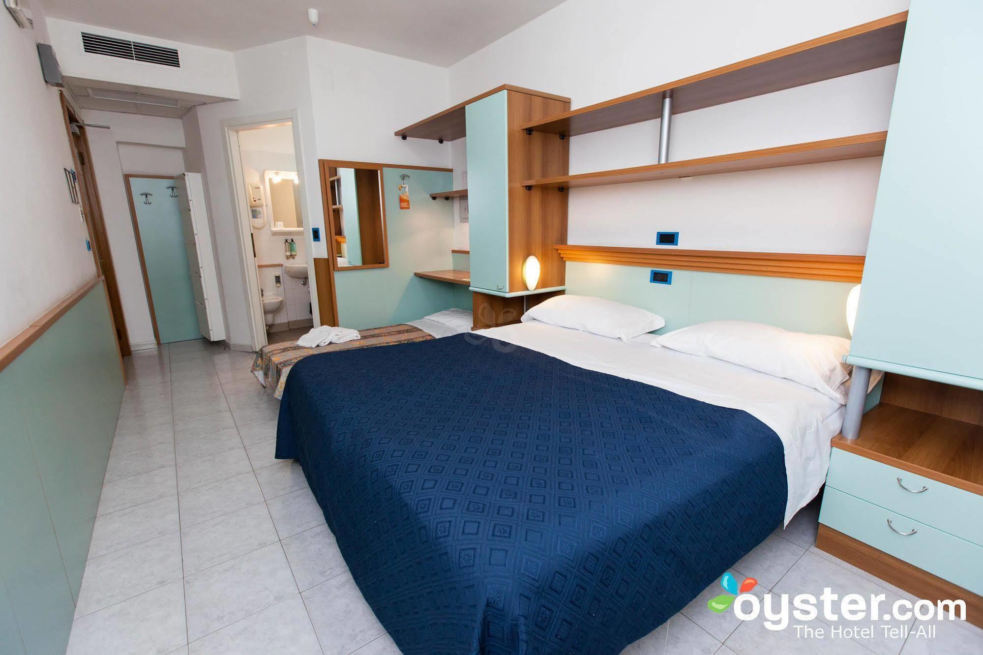 Hotel Marina Розето дели Абруци Екстериор снимка