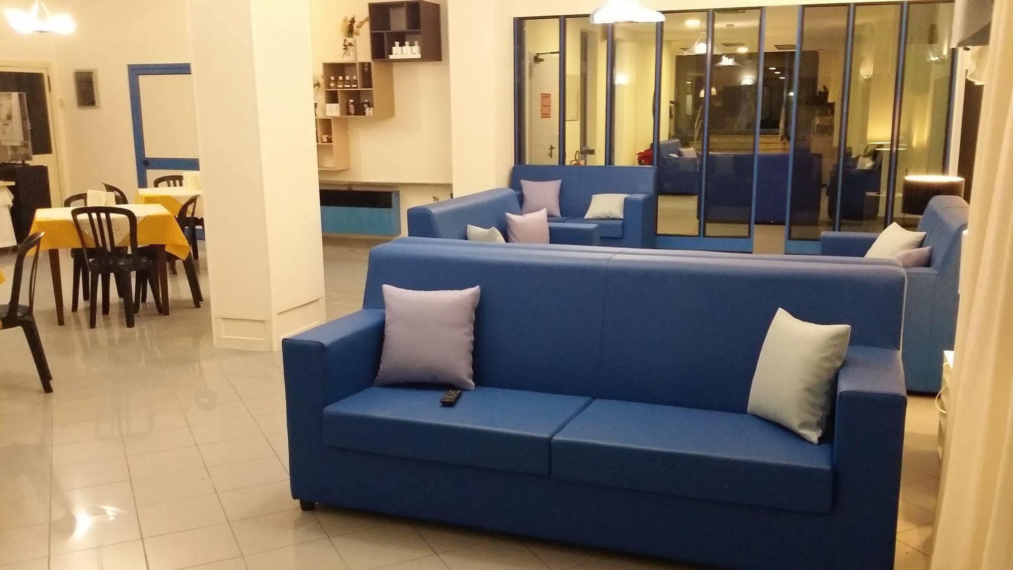 Hotel Marina Розето дели Абруци Екстериор снимка