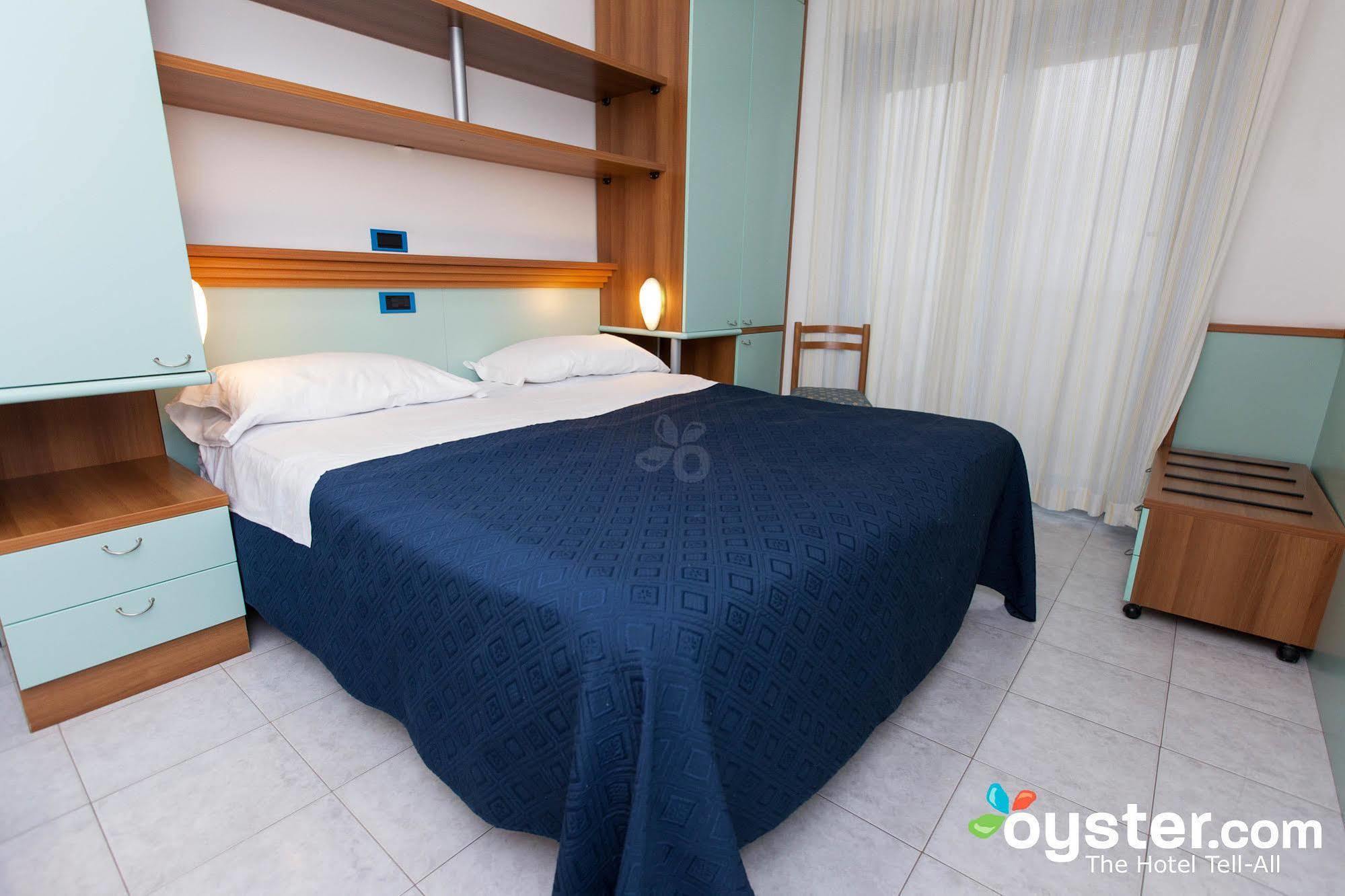 Hotel Marina Розето дели Абруци Екстериор снимка